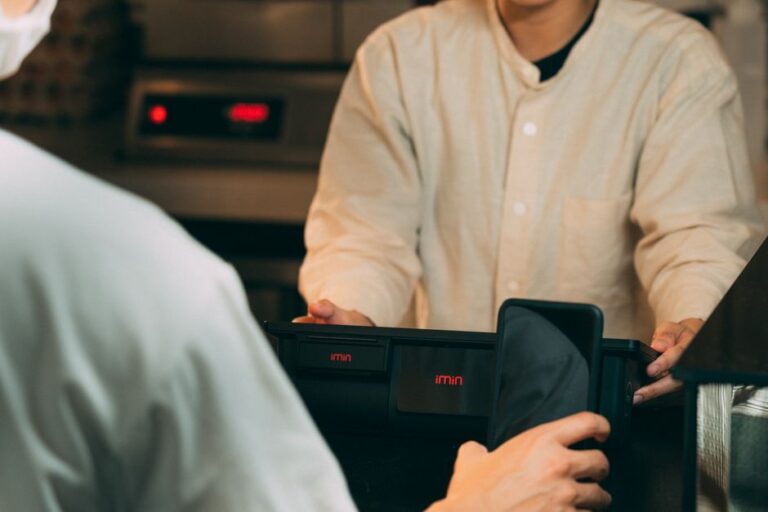 How Self-Checkout Kiosks: 7 Smart Ways to Cut Labor Costs