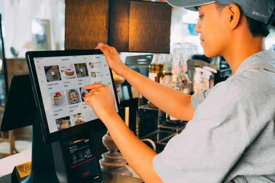 retail pos software needs embedded e-commerce