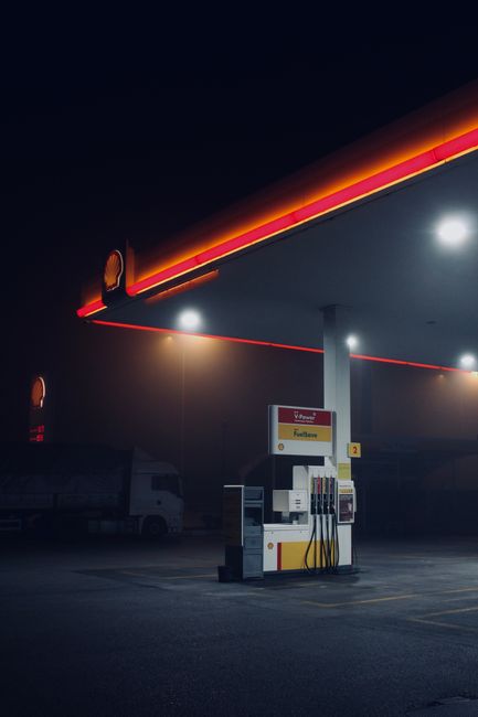 7 Ways How Fleet Management GPS Cuts Fuel Costs