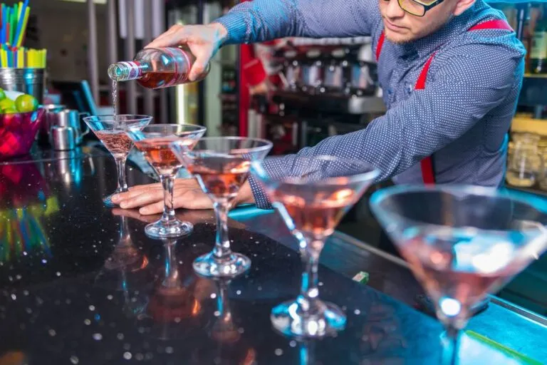 10 Reasons High-Speed Offline Bar Tabs Boost Nightclub Profits