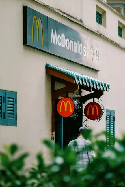 10 Ways Centralized Brand Asset Repositories Boost Franchise Marketing