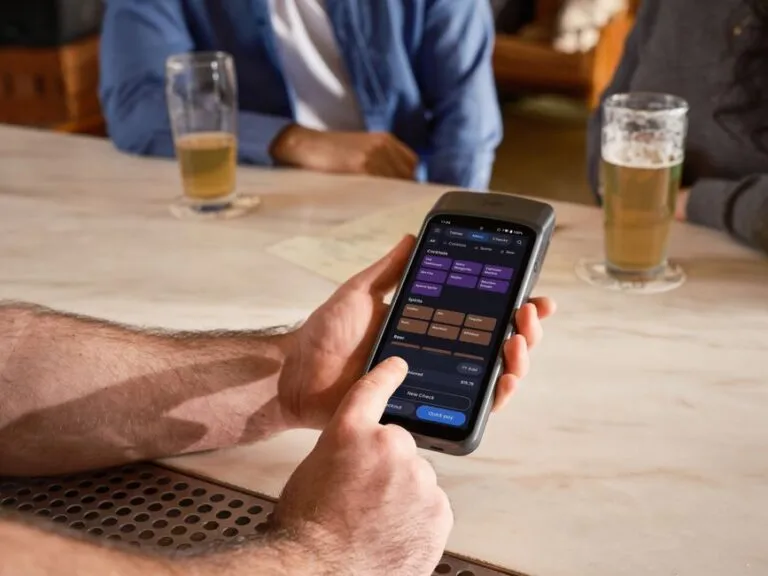 How Modern Restaurant POS Software Boosts Efficiency: 7 Ways