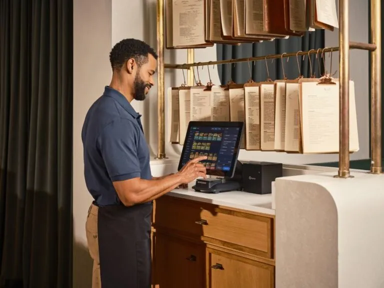 11 Benefits of Contactless QR Code Table Ordering for Restaurants in 2026