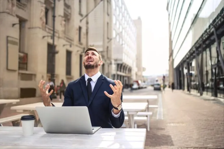 7 Ways to Use Customer Feedback Software and Stop Churn