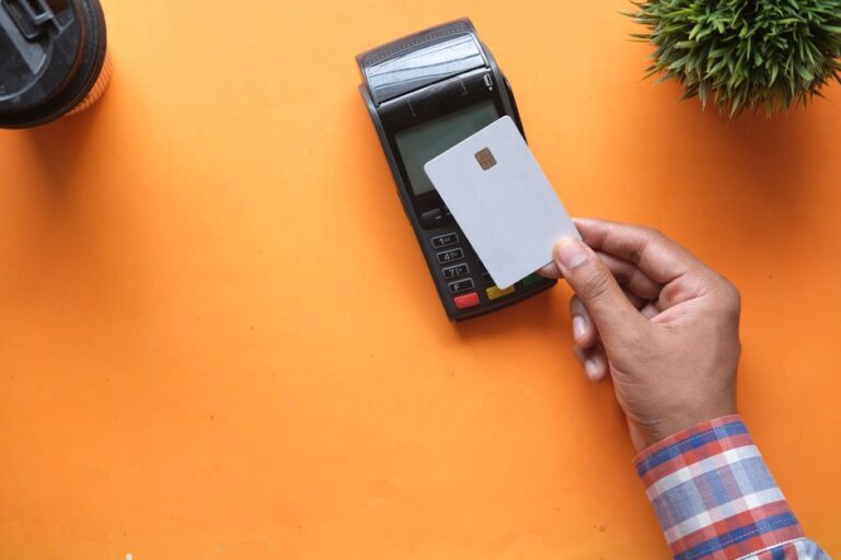 Unify In-Store POS Transactions: 5 Smart Ways to Boost Retargeting